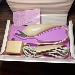Vintage Singer Electric Scissors Sewing Tool Cream Pink With Case